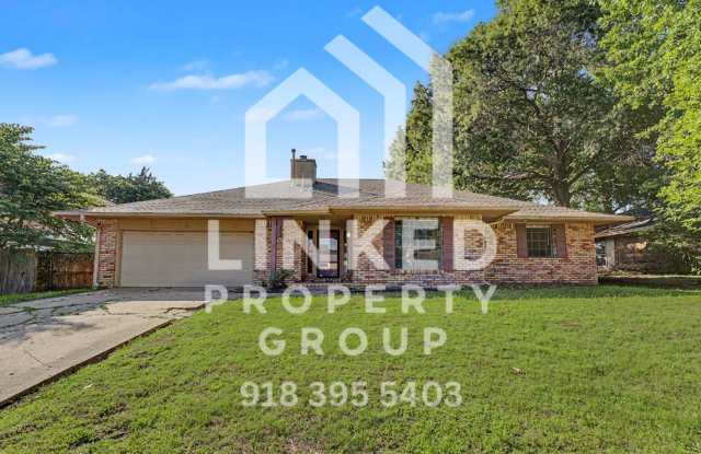 Check out this 4 bedroom 3 bath brick home in Tulsa photos photos