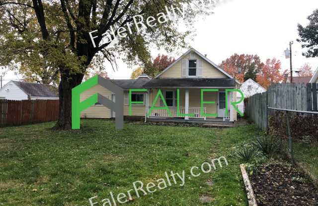 Huge Yard and Charming Home! photos photos