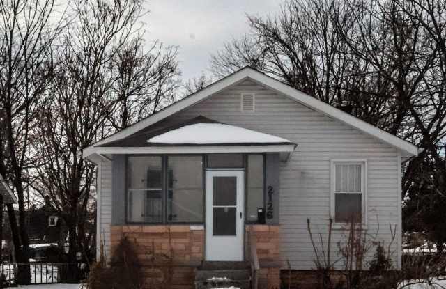 Charming 2 Bed, 1 Bath Jennings Bungalow photos photos