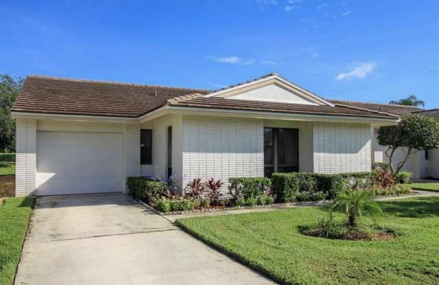 2525 Southwest Egret Pond Circle photos photos