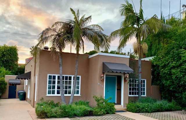 653 North WEST KNOLL Drive Gallery 2