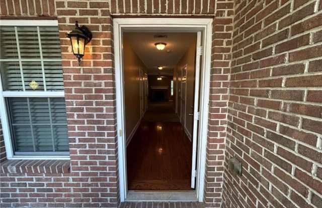 3233 Glenloch Place Gallery 4