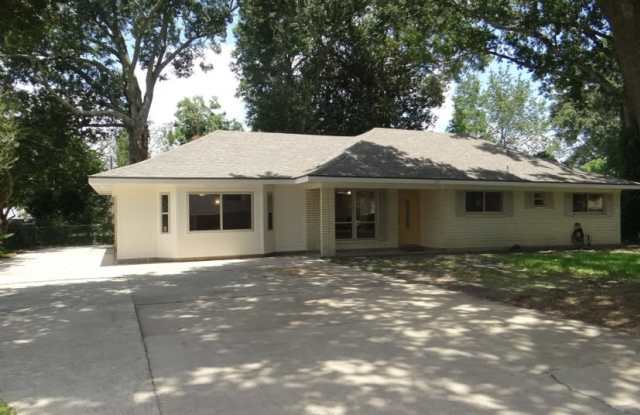 107 Essex St - 107 Essex Street, Lafayette, LA 70506