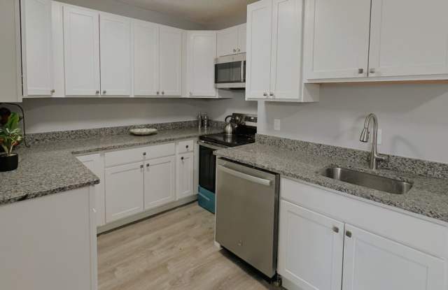 Your Next Home Awaits – Renovated 3-Bedroom Single Family Home Gallery 4