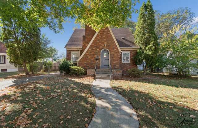 3 Bedroom - 2.5 Bath - Redford - $1425 - 15851 Norborne Avenue, Wayne County, MI 48239