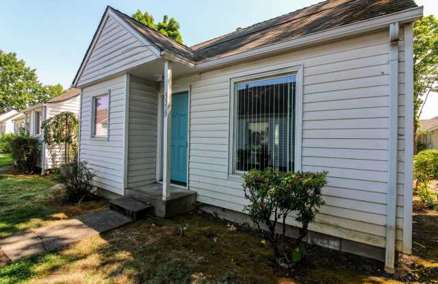 Single Story House with Hardwood Floors ~ Williams 3319 Gallery 1