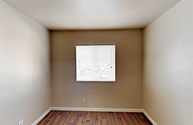 4964 Auburn Dr Apt 7 Gallery 2