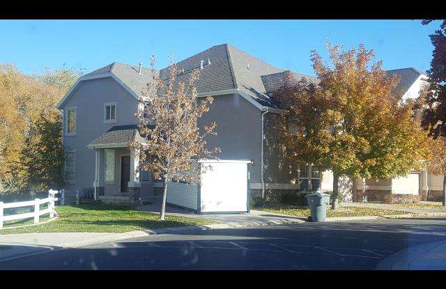 1548 W CABERNET DR Gallery 2