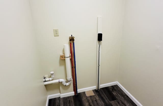 121 Lincoln Court - 121 Lincoln Court, Elyria, OH 44035