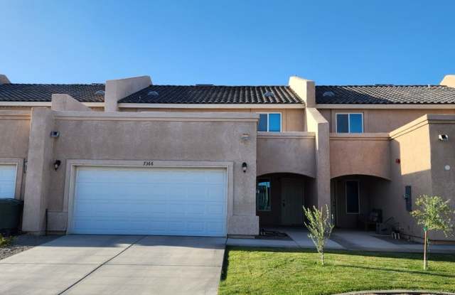 Two Story Townhome for rent! Gallery 1