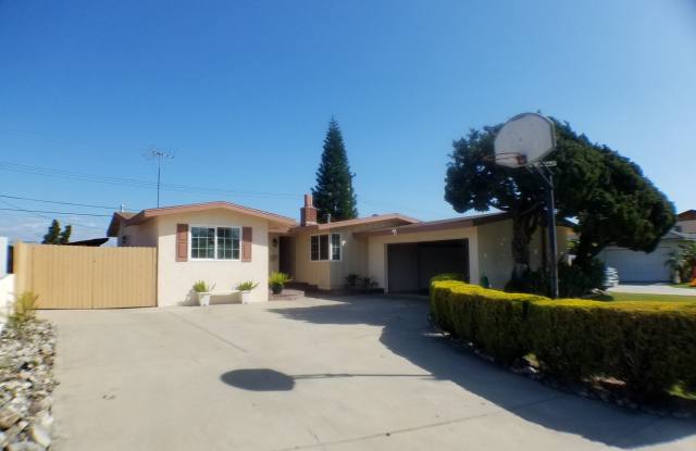 Excellent Cul-de-sac home! Gallery 1