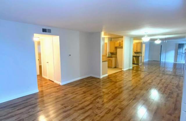 18601 Collins Street - 18601 Collins Street, Los Angeles, CA 91356