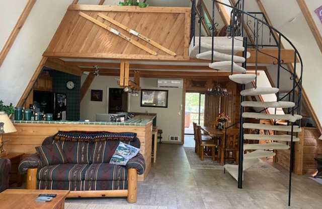 2 Bedroom 2 bath Mountain Chalet close to Big Mountain Gallery 3