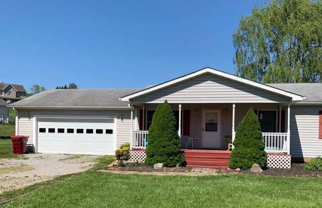 3 Bedroom 2 Bath House with 2 Car Garage photos photos