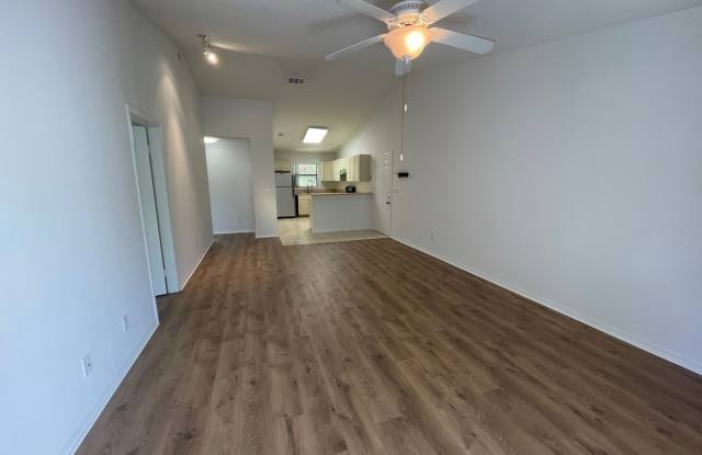 ANNUAL RENTAL - 2 BED/2 BATH SECOND FLOOR AT OASIS Gallery 4