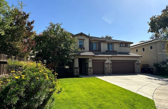 3111 West Harold Ct - 3111 West Harold Court, Visalia, CA 93291