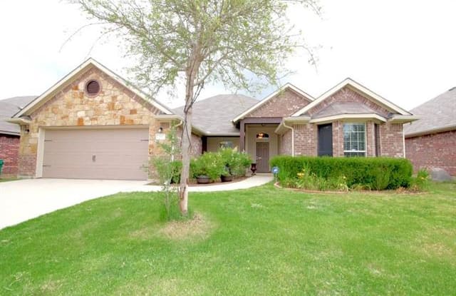 313 Mckamy Boulevard - 313 Mckamy Boulevard, Denton, TX 76207