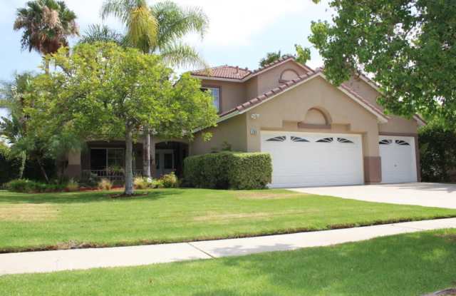 Coming Soon! Great Views 2 story 4/2.5 bath home in Corona Vista for lease! Gallery 1