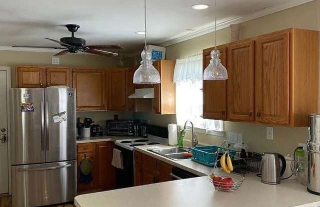 Room in 3 Bedroom Home in Durham Gallery 3