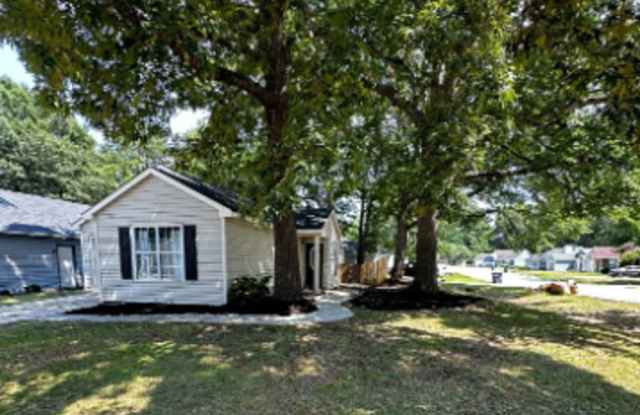 Fenced in 3 Bedroom Home Close to Base! photos photos