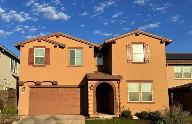 Beautifully maintained 5-bedroom, 4-bath, 2,793 sq ft in Folsom Gallery 1