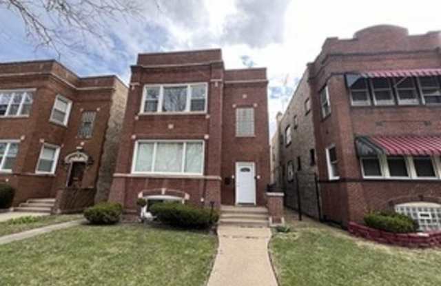 1305 North Austin Blvd. photos photos