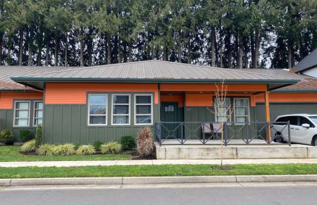 Beautiful Newer 2 Bed/2 Bath Home Near Autzen! Gallery 3