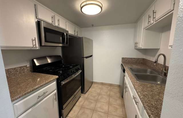 400-420 N. Oakland Ave. photos photos