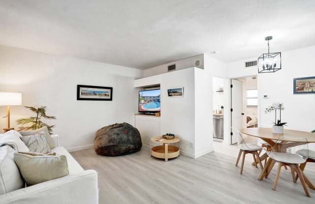 4658 Bougainvilla Drive unit: 52 photos photos