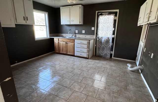 Quaint 2 bed 1 bath photos photos