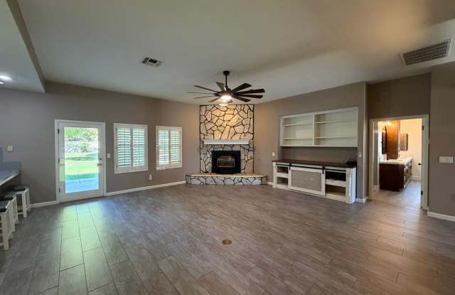 Stunning Home With Backyard Oasis! Gallery 4