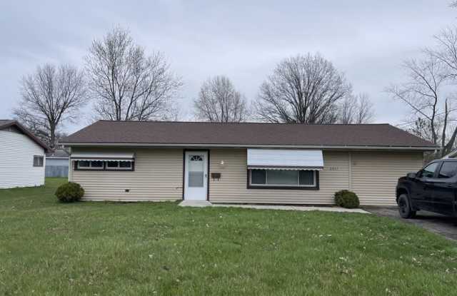 2457 Bainbridge Ave photos photos