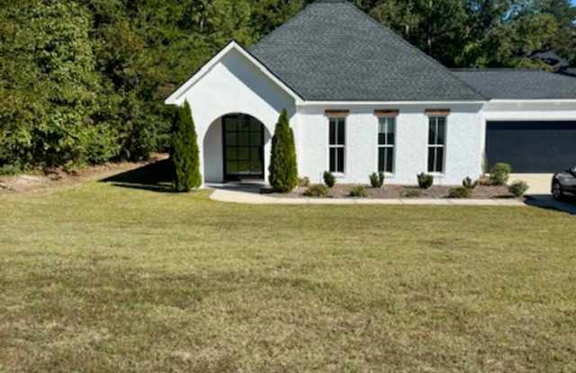 Single Family Home located in Belair Hill Estates Gallery 1