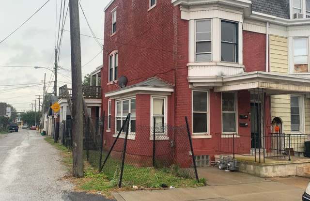 1st Floor East End York City Apartment w/ Garage-Video in Pictures - 32 North Tremont Street, York, PA 17403