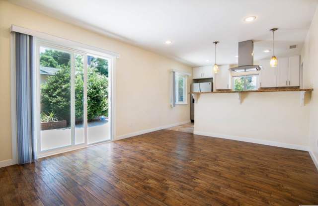 22926 Ingomar Street Gallery 4