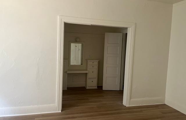 Carol Arms Apartments Gallery 4