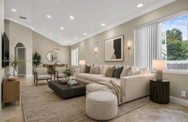 1630 Van Buren St photos photos