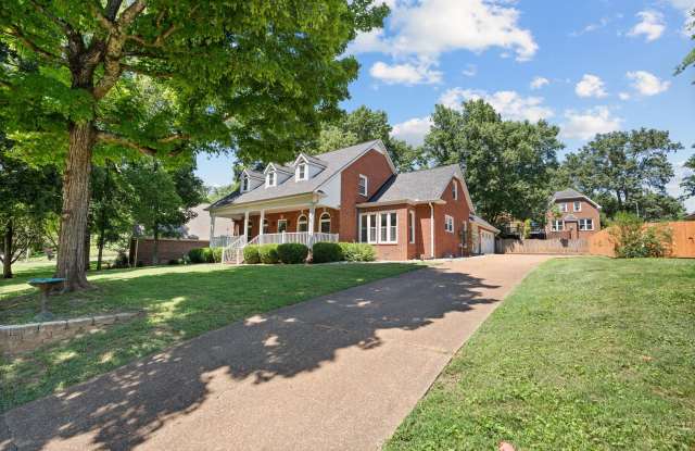 Gorgeous 4BR/3.5 BA brick home in The Oaks of Smyrna! Lawncare included! Gallery 3