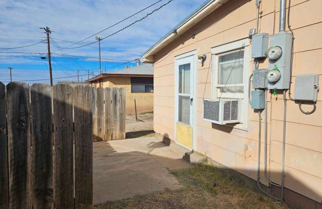 1 Bdrm/1 Bath Unit is Vacant  Ready to Rent - 2507 Alaska Avenue, Alamogordo, NM 88310