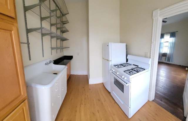 1107 PRINCE EDWARD Street unit: 3 photos photos