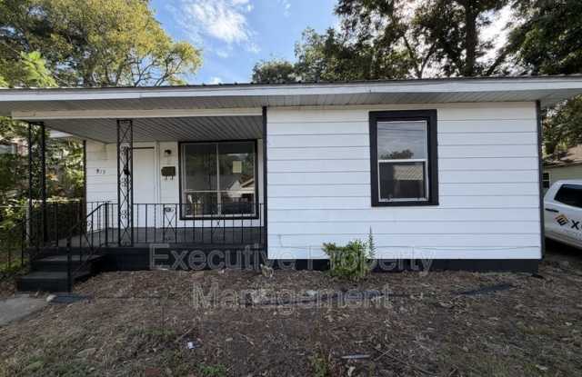 915 19th Place Gallery 1