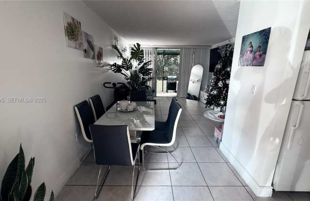 8860 Fontainebleau Blvd photos photos