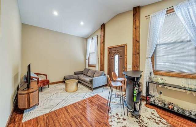 1232 Russell Street photos photos