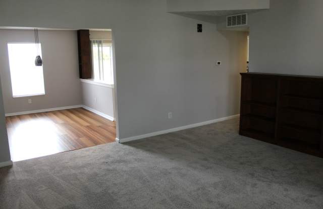 Wonderful 3 BR Home in a Popular Avon Community! Gallery 3
