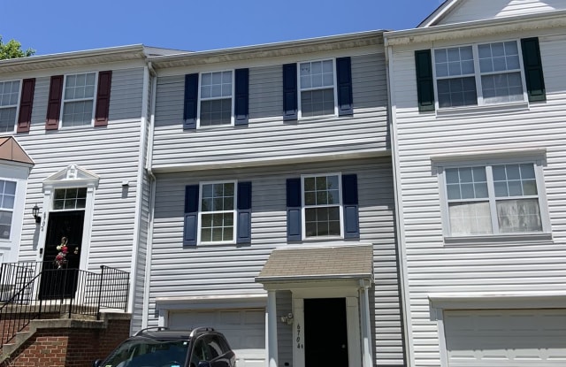 6704 Darkwood Ct - 6704 Darkwood Court, Suitland, MD 20747