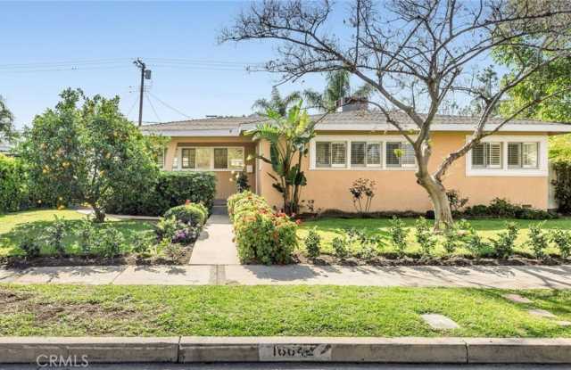 16642 Los Alimos photos photos