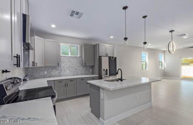 724 E Apollo Road photos photos