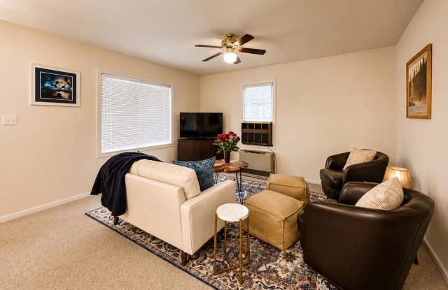 Charming Downtown Historic Fully Furnished Rental Gallery 3