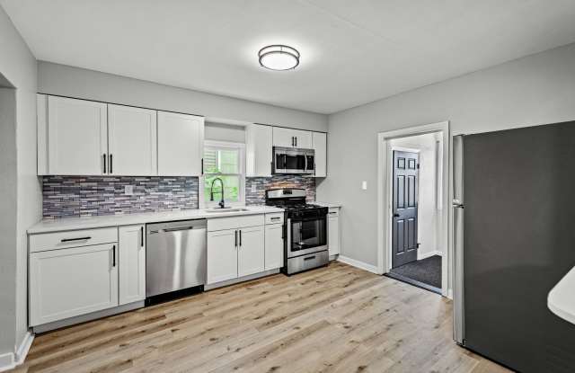 Gorgeous 3 bedroom home in Verona available September 1! photos photos