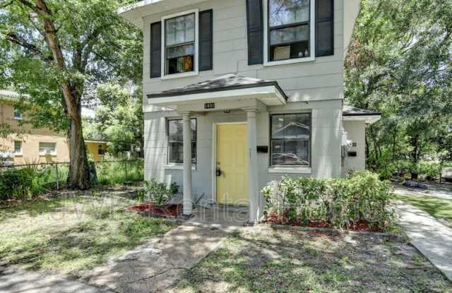 1491 5th St W photos photos